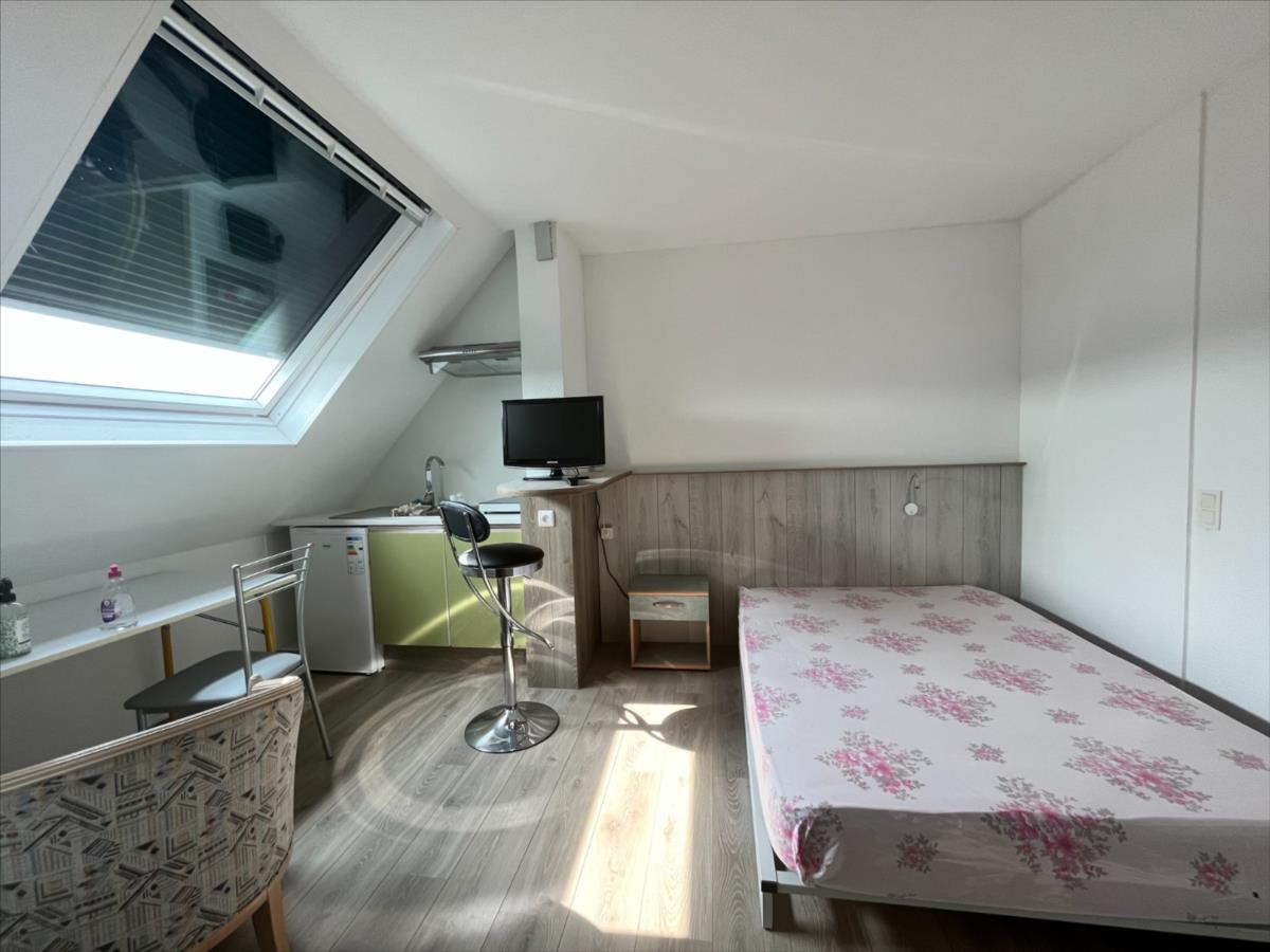 APPARTEMENT T1 - ONET-LE-CHATEAU