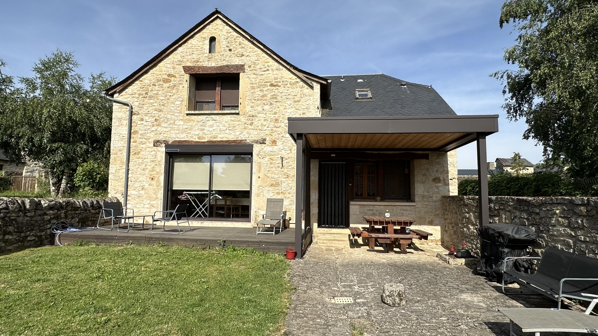 Secteur LAISSAC, Superbe Maison Type 5 pierres restaurée avec goût