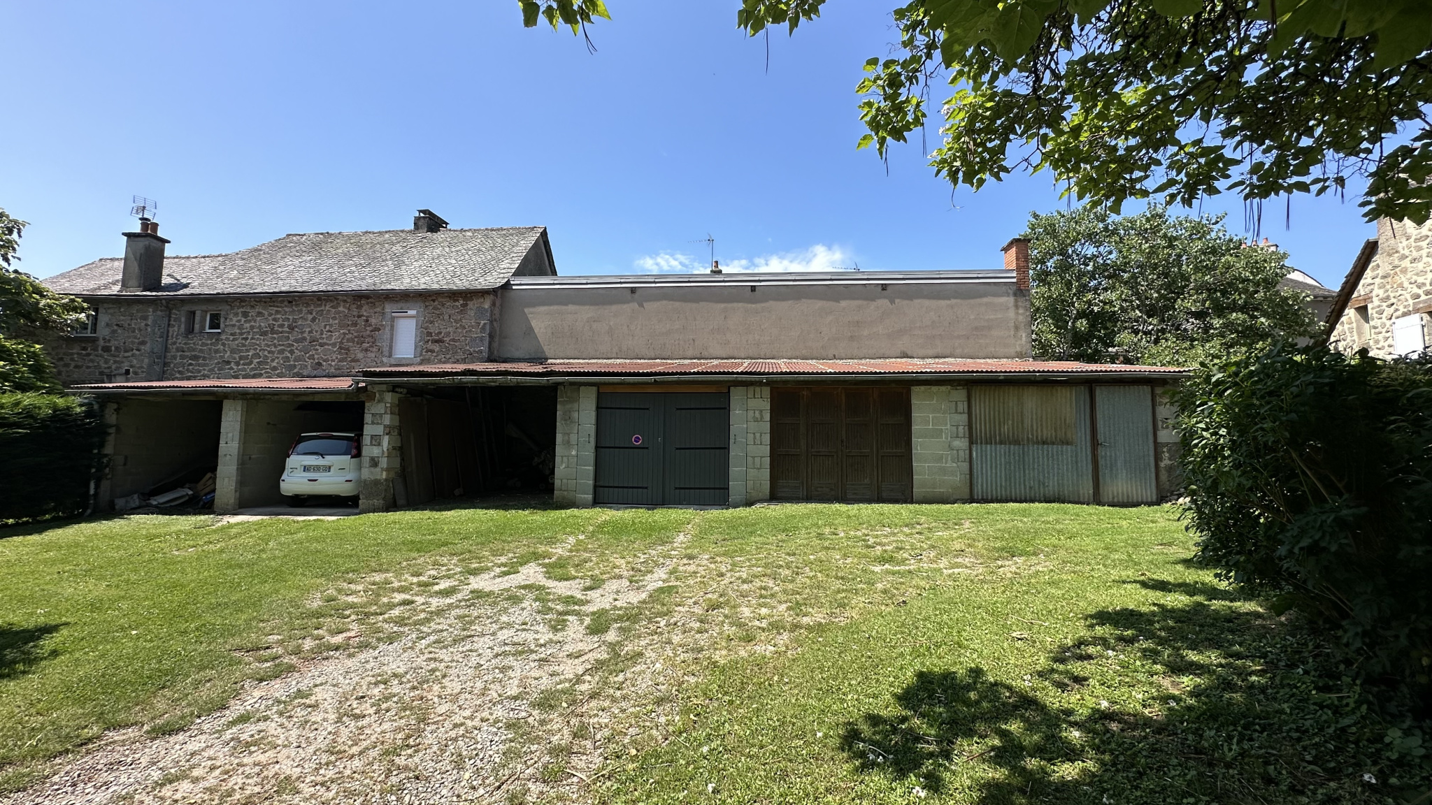 T2 à rénover Campuac, au calme dans une ancienne grange réaménagée – Image 6