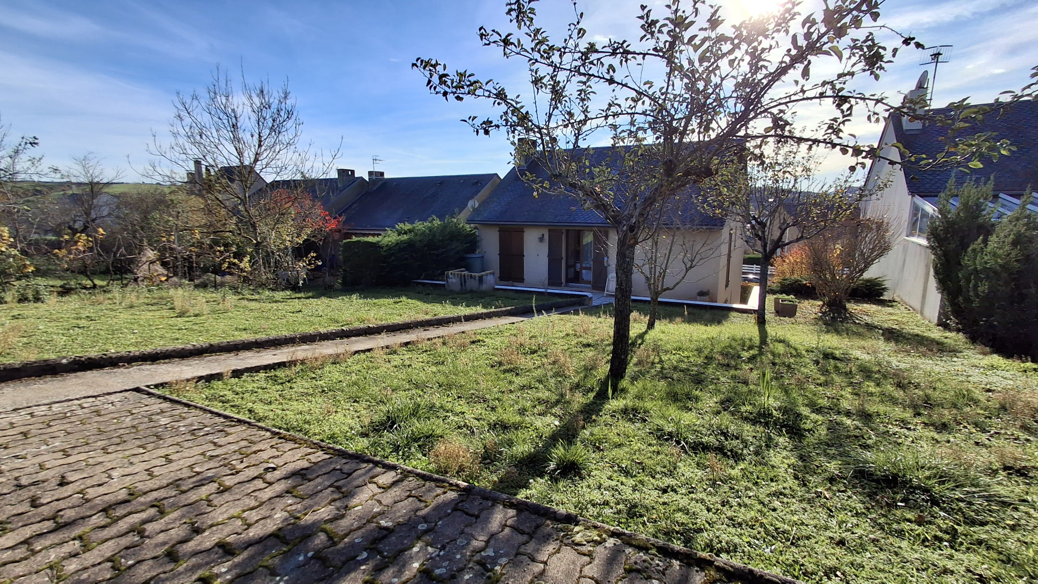 MAISON T5 - ONET LE CHÂTEAU