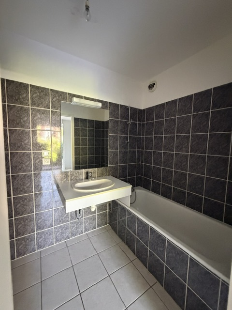 APPARTEMENT T3 - ONET-LE-CHATEAU – Image 7