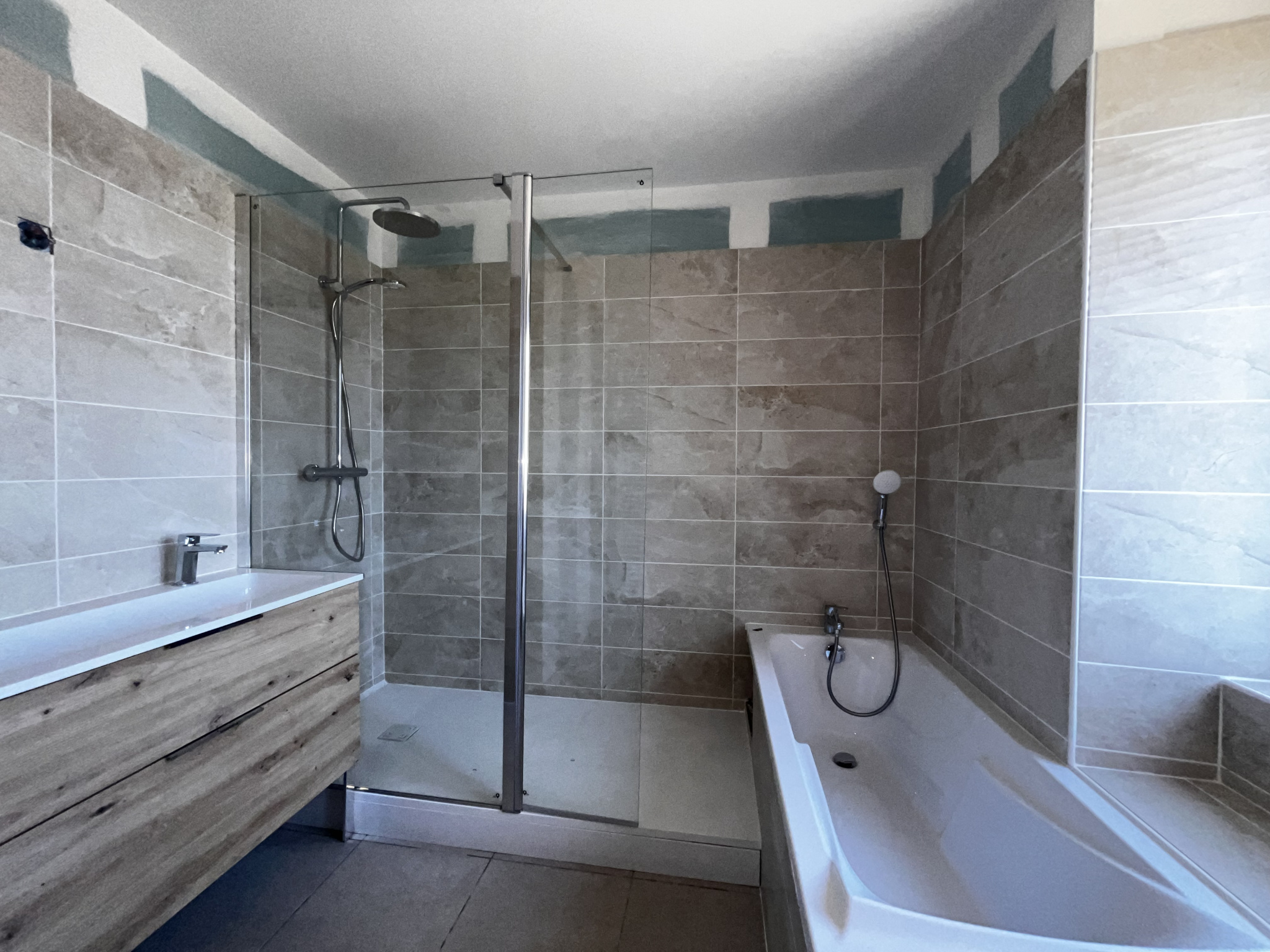 MAISON T6 ENTIEREMENT RENOVE - RIGNAC – Image 10