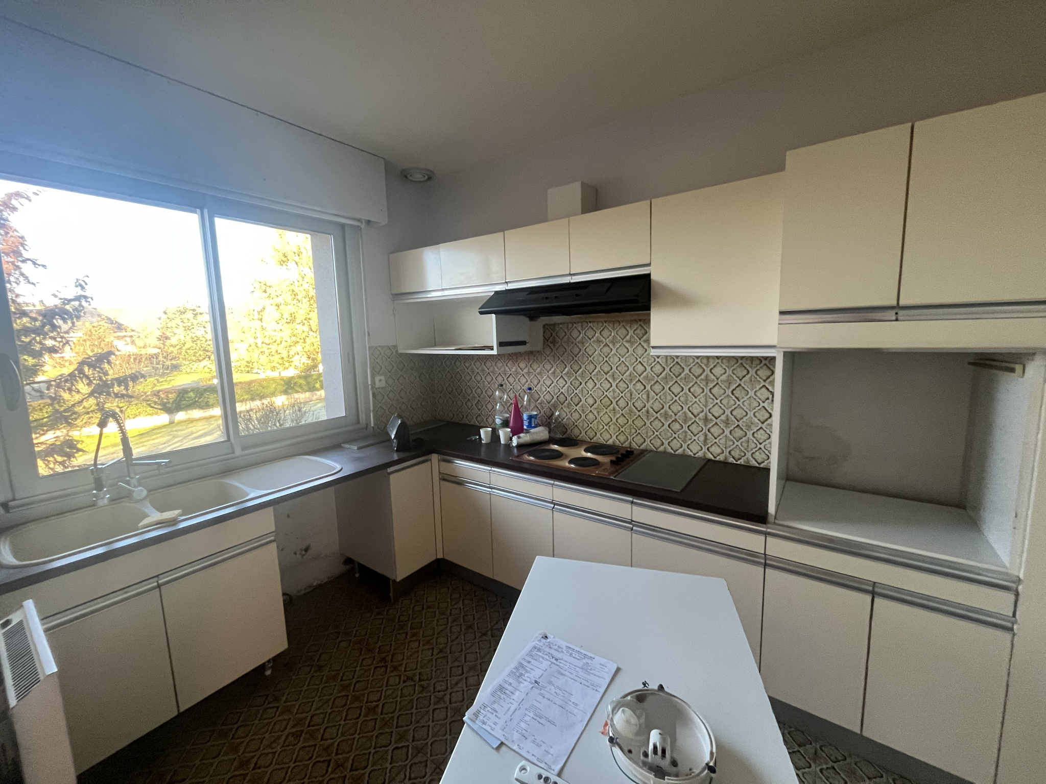 Onet-Le-Château : Au calme Maison Type 5/6 d'Architecture Contemporaine à rafraîchir .... – Image 4