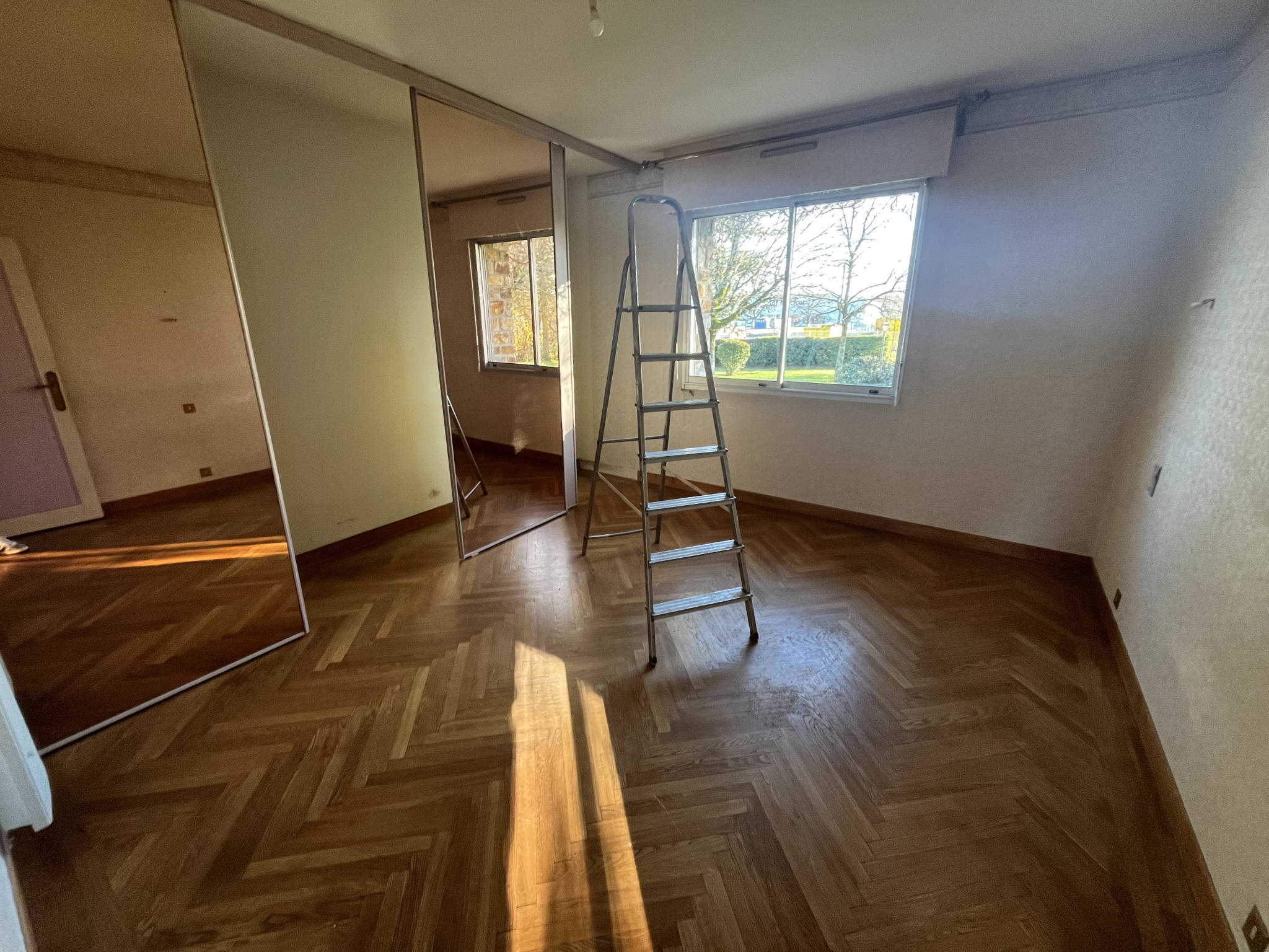 Onet-Le-Château : Au calme Maison Type 5/6 d'Architecture Contemporaine à rafraîchir .... – Image 7