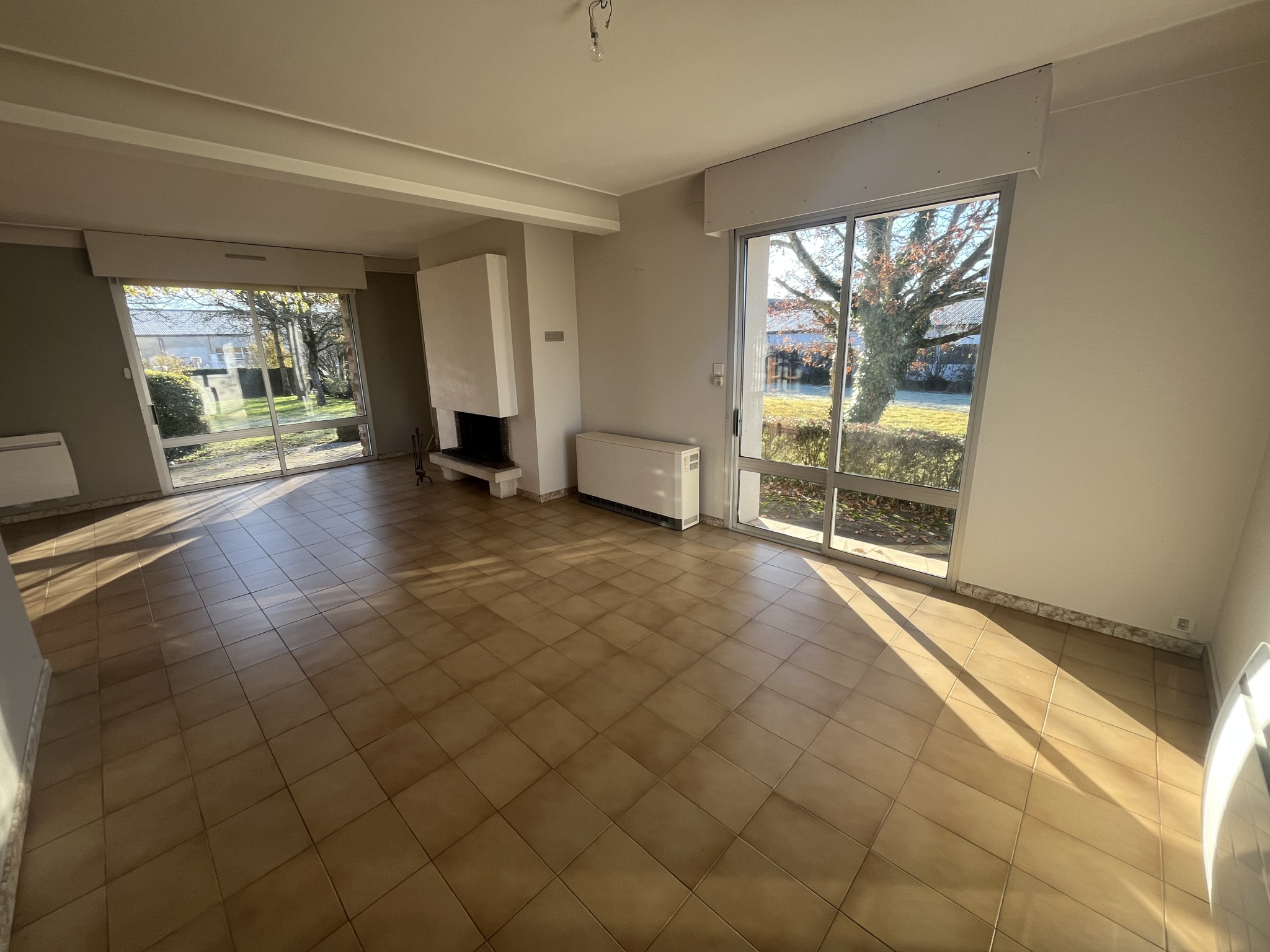 Onet-Le-Château : Au calme Maison Type 5/6 d'Architecture Contemporaine à rafraîchir .... – Image 3