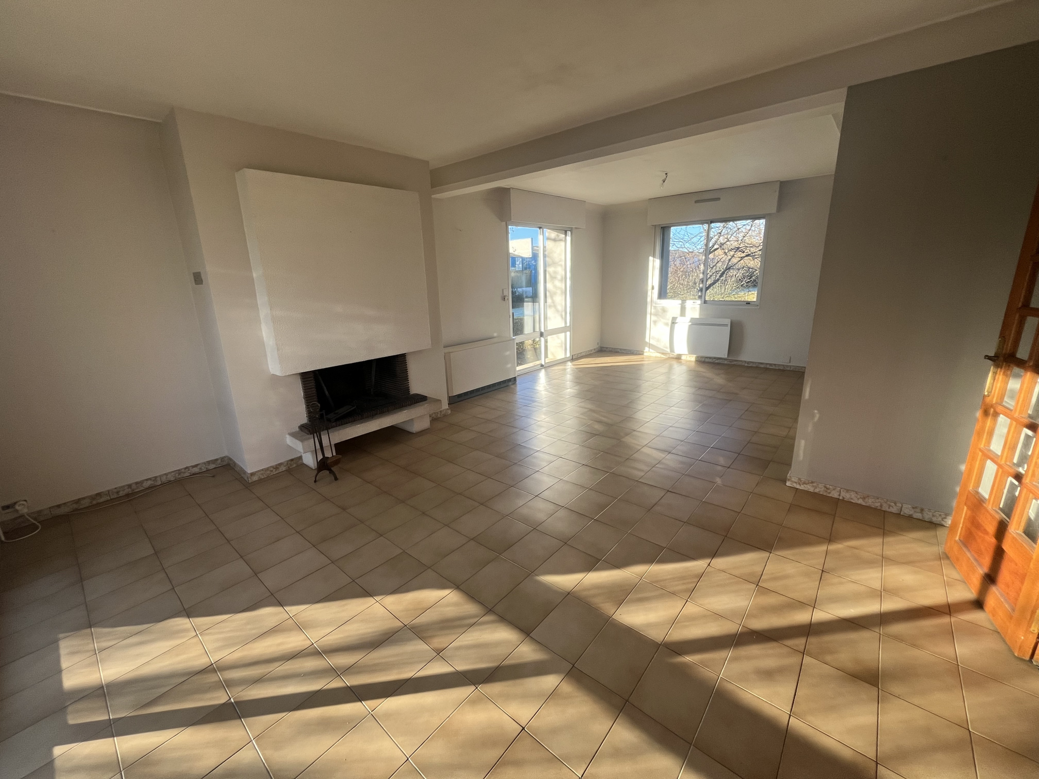 Onet-Le-Château : Au calme Maison Type 5/6 d'Architecture Contemporaine à rafraîchir .... – Image 2