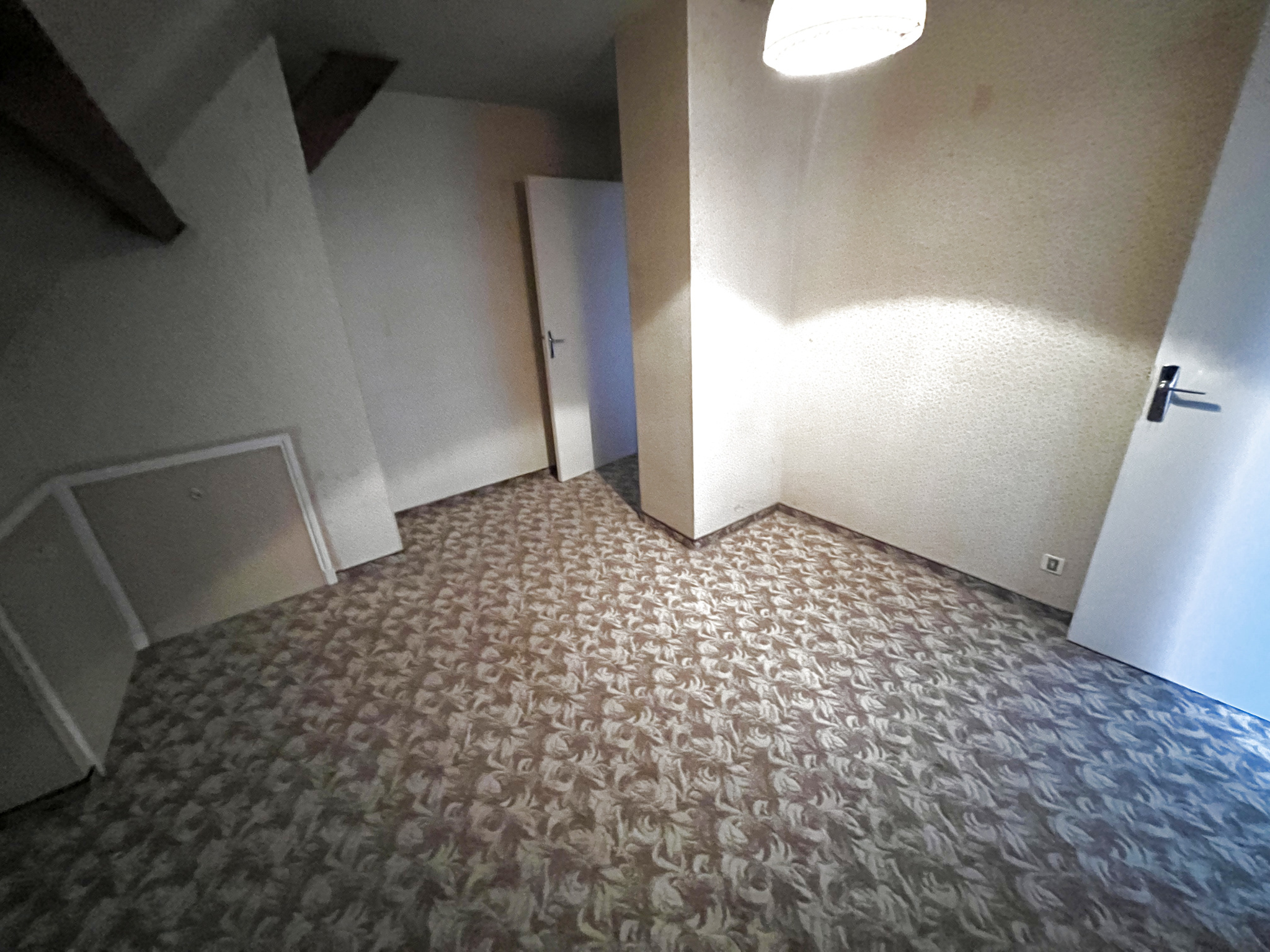 Onet-Le-Château : Au calme Maison Type 5/6 d'Architecture Contemporaine à rafraîchir .... – Image 11